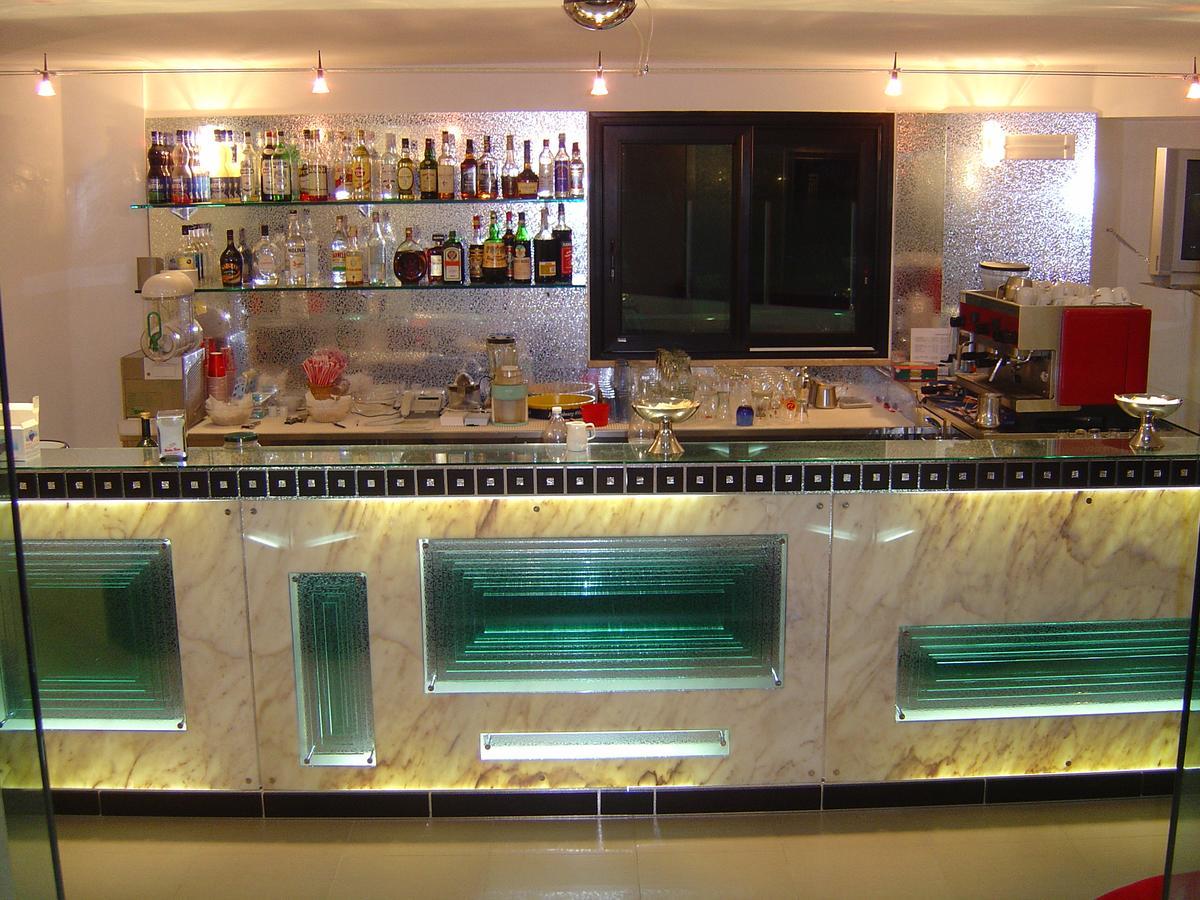Hotel Gambrinus Римини Экстерьер фото